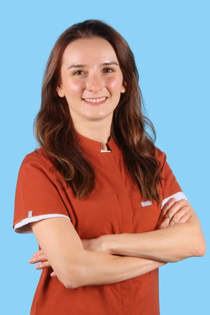 Uzman Çocuk Diş Hekimi Elif Kanberoğlu